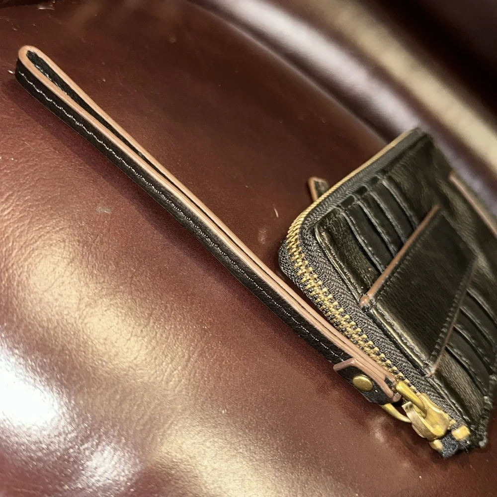 Fossil Leather Phone Wallet - Picture 4 of 15